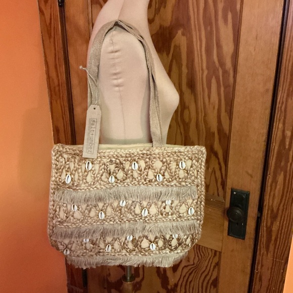 Salt & Umber Woven Straw Tote Bag Shell Detail Fringe Boho NWT - Picture 8 of 11